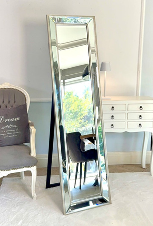 Lustro stojące w lustrzanej ramie, szlifowane fazą.164x44cm